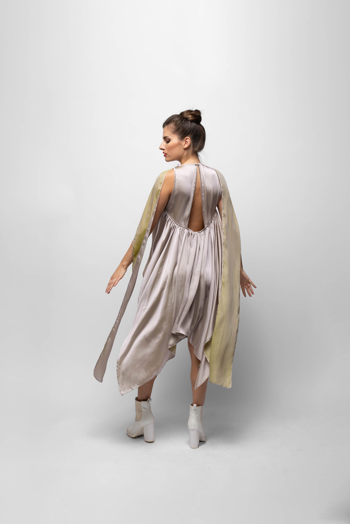 Razani Silk Lunar Elegance