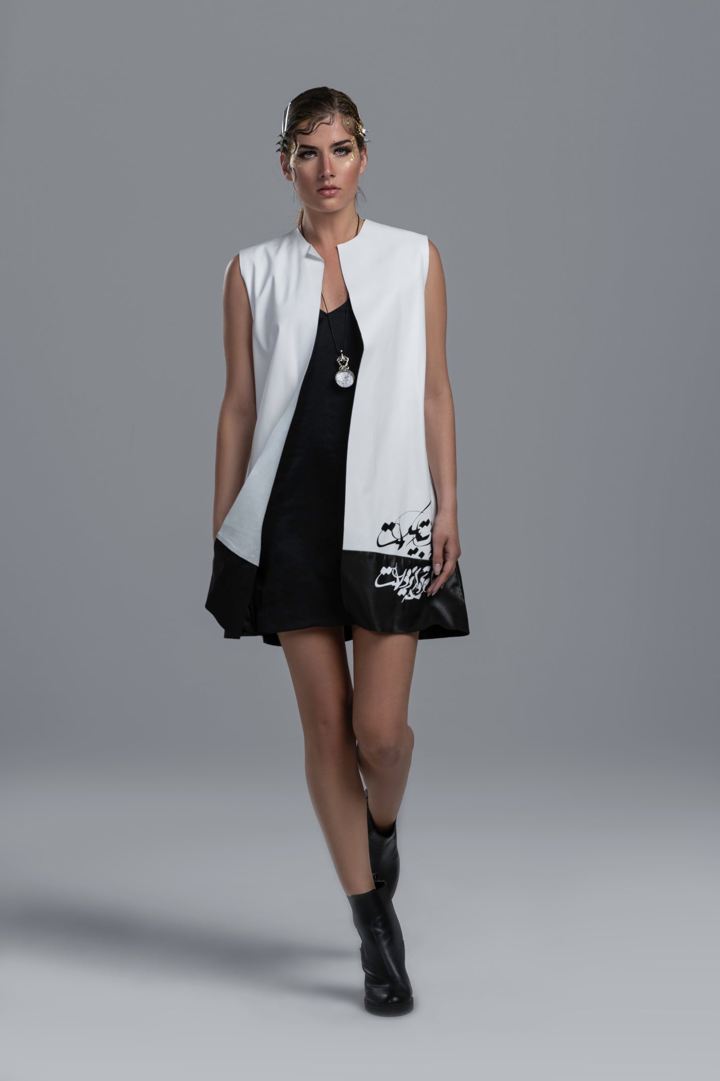 Razani Black & White Series