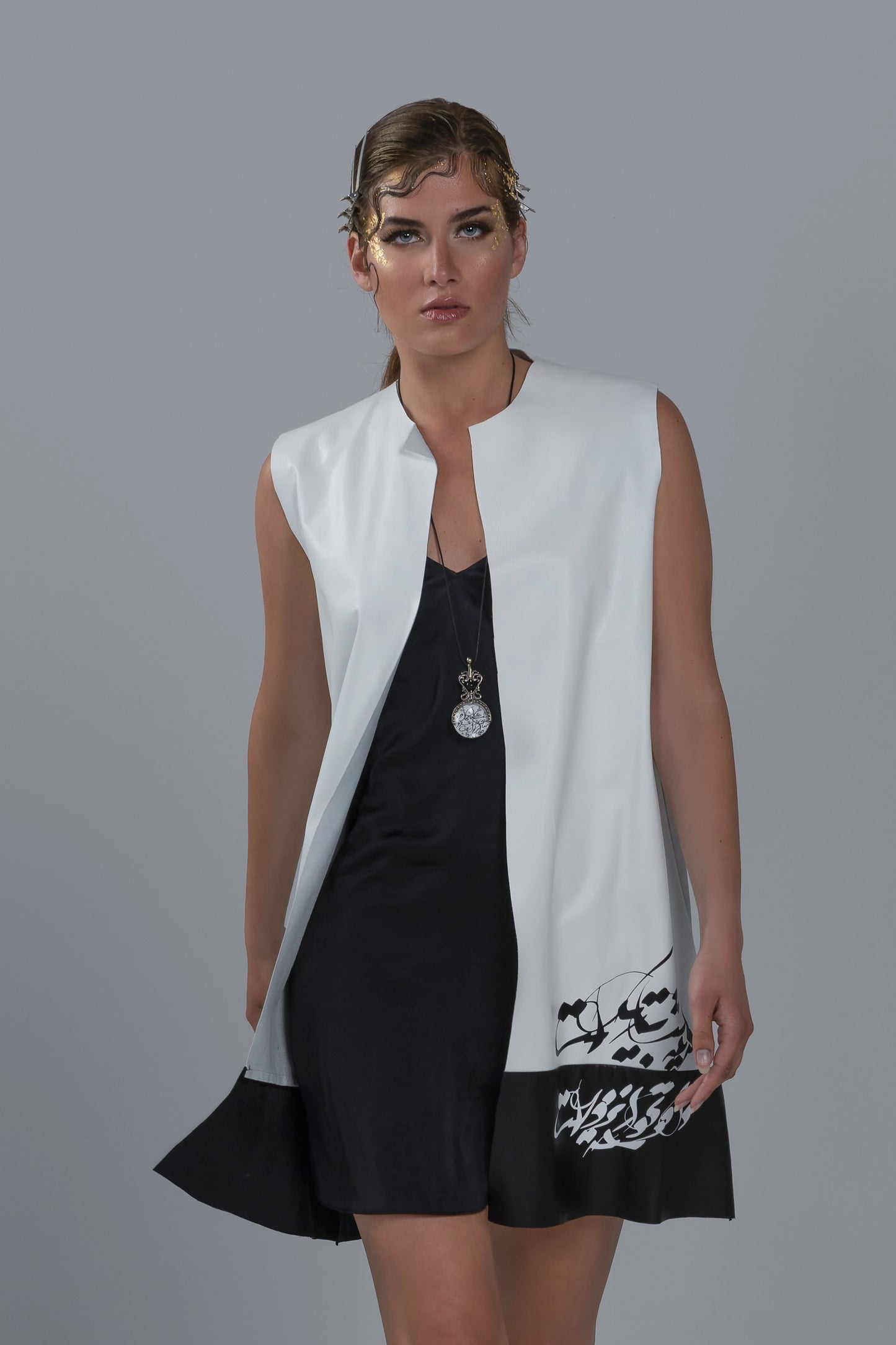 Razani Black & White Series