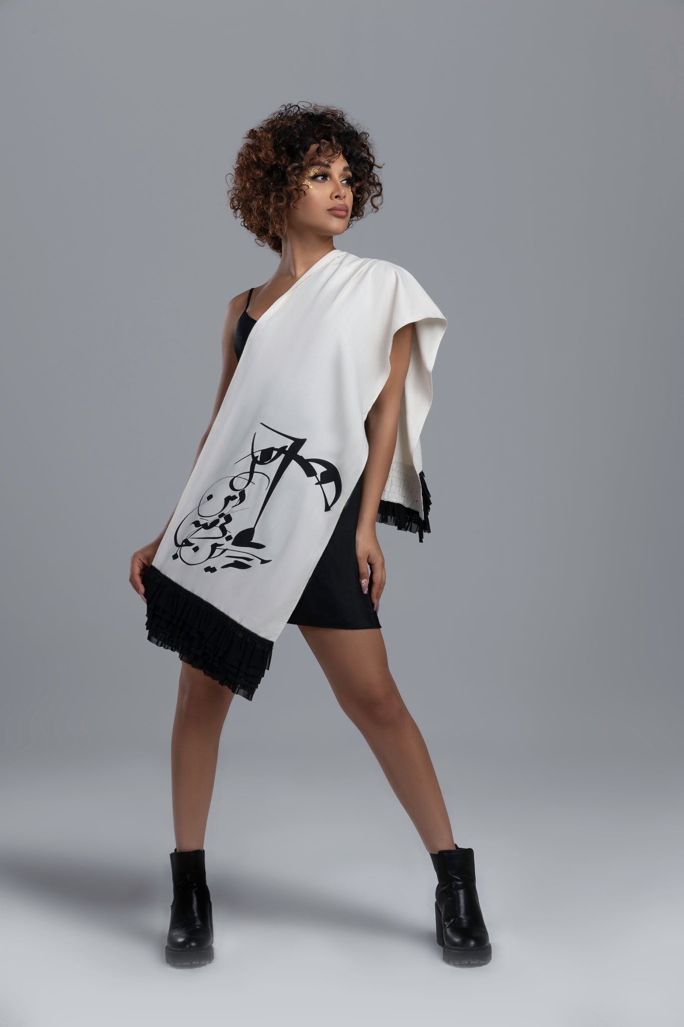 Razani White & Black Scarf